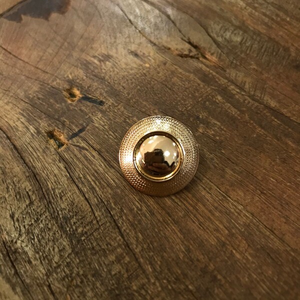 Botão de Metal Dourado Pequeno